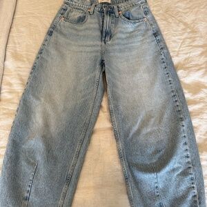 Universal Thread High Rise Easy Barrel Jeans Size 4